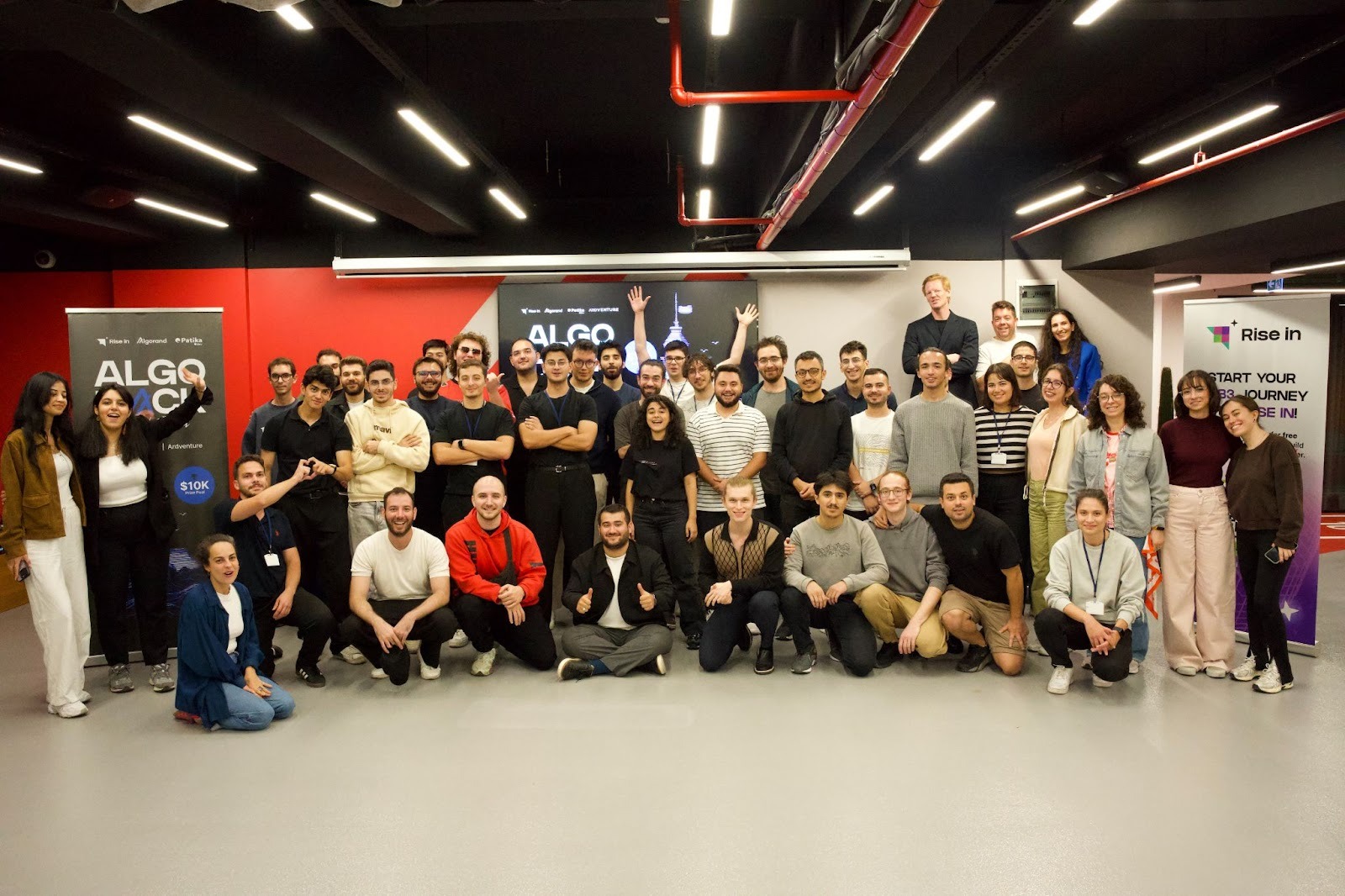 50+ developers built 24 projects, with $10,000 awarded to three teams in Istanbul.